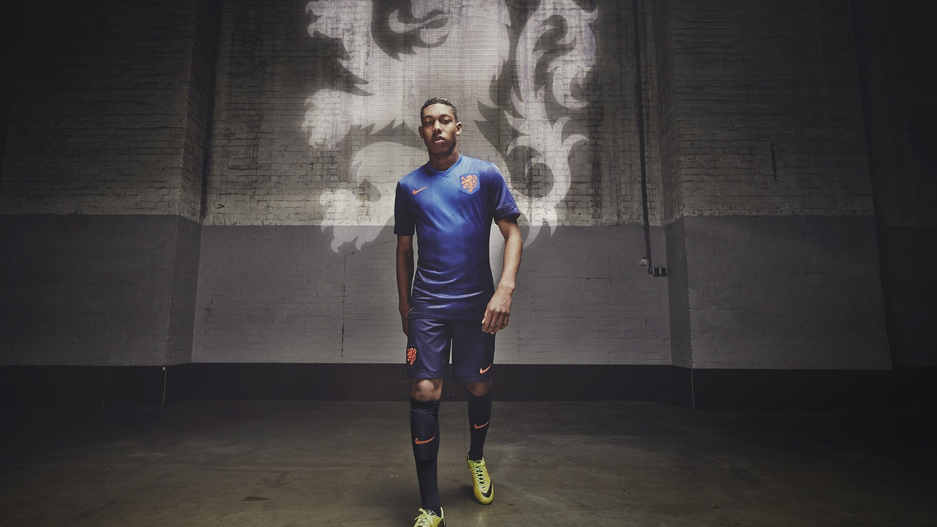 德甲:科隆对阵汉堡、西汉姆联对阵纽卡斯尔联,科克汉姆